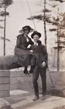 Lewis & Melissa "Minnie" (Hutchison) Martin as a Young Couple