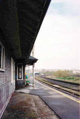 Bradford Go Station - platform