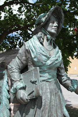 Elizabeth Gwillim Simcoe statue detail