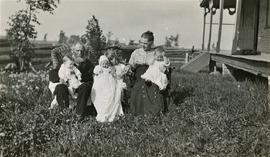 Thomas & Elizabeth Martin with Grandchildren