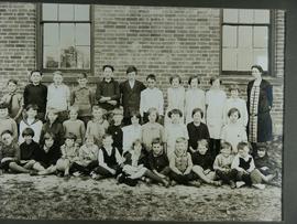 Bond Head School - Class Photo
